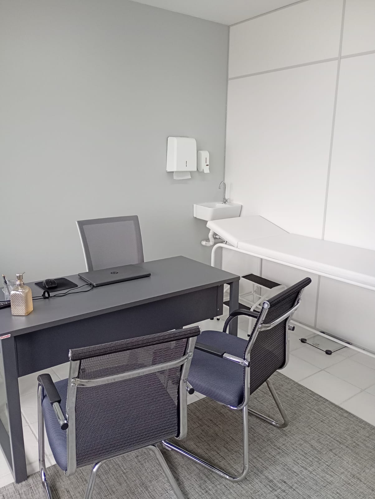 Sala clínica para avaliação médica